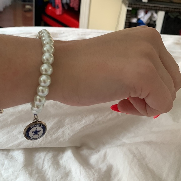 NFL Dallas Cowboys Earrings and bracelet - Picture 5 of 5
